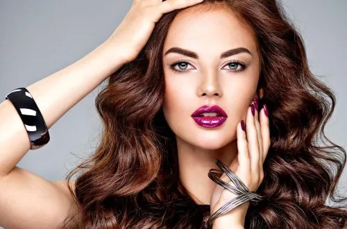 قصات شعر قصيرة للشعر الخفيف