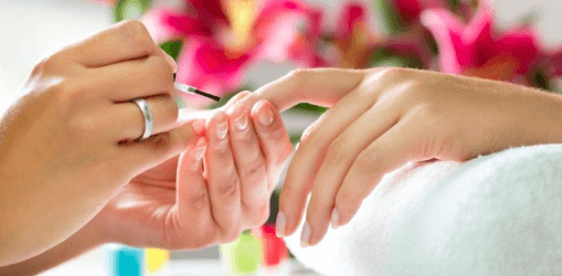 كيف تحضرين أظافرك لاستقبال العيد بسحر المناكير؟