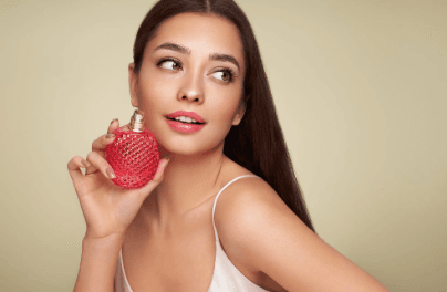 رائحة الصباح: كيف تختارين عطور صباحية تعكس مزاجك؟