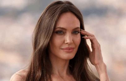 الفرق بين الوجه البيضاوي والطويل: أي شكل يعكس جمالك؟