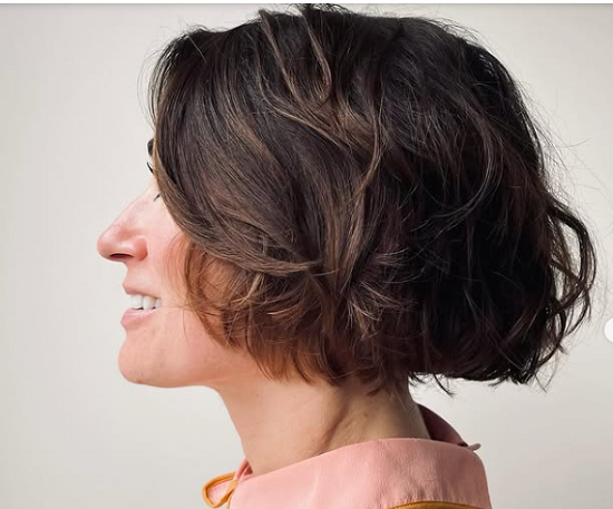 تسريحات شعر قصير ويفي