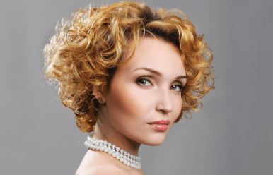 قصات ذكية للشعر الخفيف تعطي كثافة وثقة متجددة