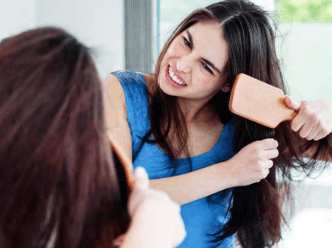 كيفية اختيار فرشاة الشعر المناسبة لشعرك