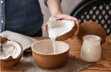 إكسير الحياة لشعرك: تعرفي على فوائد حليب جوز الهند للشعر