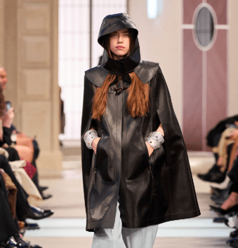 موضة الجاكت الجلد وتنسيقات مميزة له في لشتاء 2026