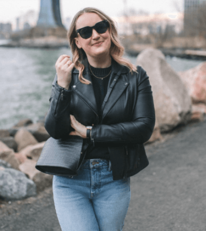 موضة الجاكت الجلد وتنسيقات مميزة له في لشتاء 2026