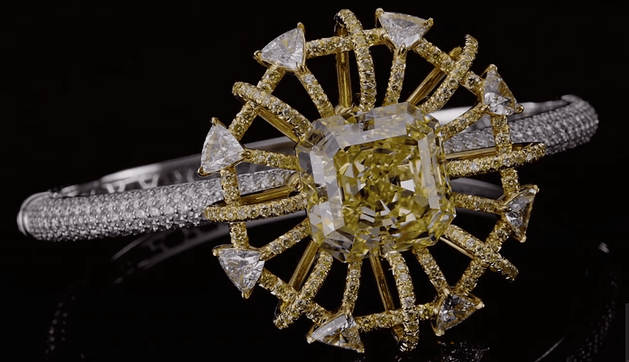 من إرث التاريخ إلى سحر السماء: جديد دار المعوض للمجوهرات