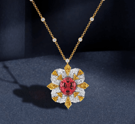 من إرث التاريخ إلى سحر السماء: جديد دار المعوض للمجوهرات