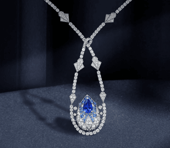 من إرث التاريخ إلى سحر السماء: جديد دار المعوض للمجوهرات